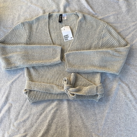 H&M Wrap Cardigan/Sweater - Picture 2 of 4